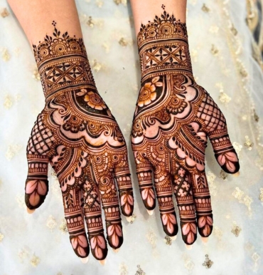 Stylish Mehndi